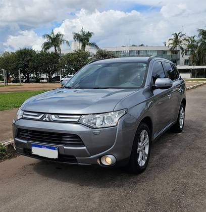 MITSUBISHI OUTLANDER 3.0 GT 4X4 V6 24V GASOLINA 4P AUTOMÁTICO